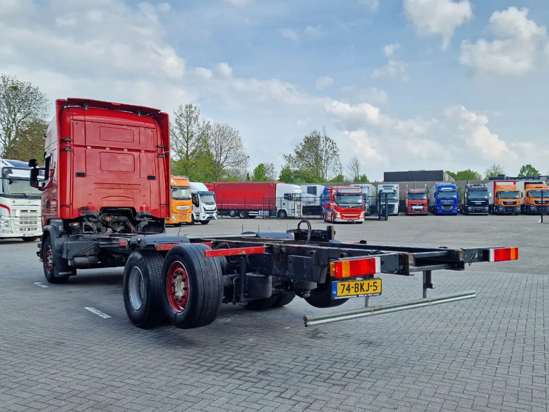 Scania R730 Topline 6x2*4 - Retarder - King of the Road - Night clima - Steering axle - Leather - شاحنة بهيكل معدني للمقصورة: صورة 5 Scania R730 Topline 6x2*4 - Retarder - King of the Road - Night clima - Steering axle - Leather - شاحنة بهيكل معدني للمقصورة: صورة 5