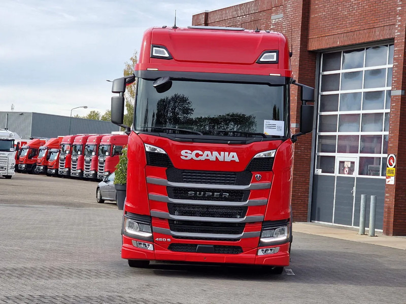 Scania S460 Highline 4x2 - Lowdeck - New - Retarder - Night clima - 2x tank - Led - Full spoiler - رأس تريلا: صورة 2 Scania S460 Highline 4x2 - Lowdeck - New - Retarder - Night clima - 2x tank - Led - Full spoiler - رأس تريلا: صورة 2