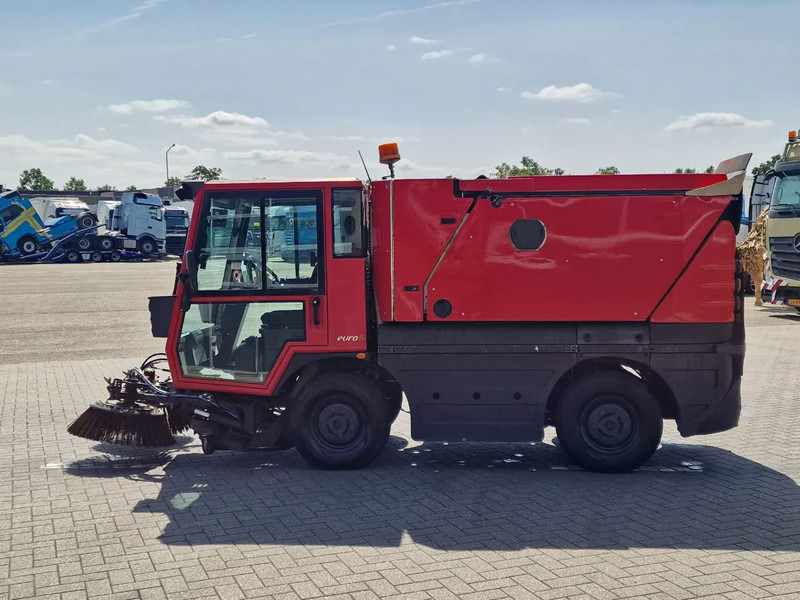 Schmidt Swingo 200 + - 4 wheel steering - Dutch Registration - كناسة المناطق الصناعية: صورة 4 Schmidt Swingo 200 + - 4 wheel steering - Dutch Registration - كناسة المناطق الصناعية: صورة 4
