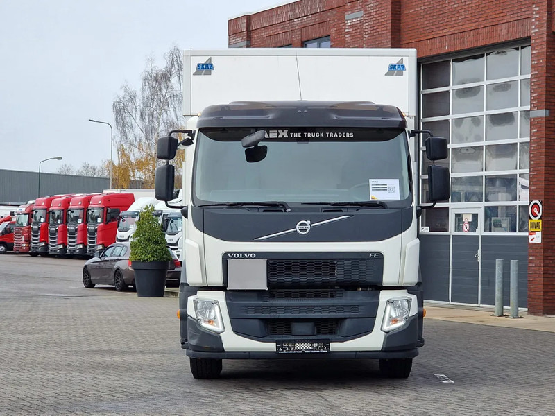 Volvo FE 280 4x2 - Closed box with Adjustable height - Loadlift - Full air - Euro 6 - 550 WB - شاحنة صندوقية: صورة 3 Volvo FE 280 4x2 - Closed box with Adjustable height - Loadlift - Full air - Euro 6 - 550 WB - شاحنة صندوقية: صورة 3