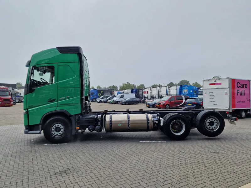 Volvo FH 13.460 Globetrotter 6x2 - Chassis - 4.60 WB - HUB Reduction - LNG - شاحنة بهيكل معدني للمقصورة: صورة 4 Volvo FH 13.460 Globetrotter 6x2 - Chassis - 4.60 WB - HUB Reduction - LNG - شاحنة بهيكل معدني للمقصورة: صورة 4