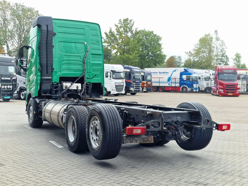 Volvo FH 13.460 Globetrotter 6x2 - Chassis - 4.60 WB - HUB Reduction - LNG - شاحنة بهيكل معدني للمقصورة: صورة 5 Volvo FH 13.460 Globetrotter 6x2 - Chassis - 4.60 WB - HUB Reduction - LNG - شاحنة بهيكل معدني للمقصورة: صورة 5