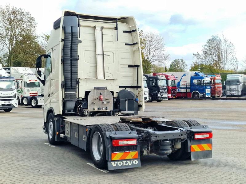 Volvo FH 13.460 Globetrotter XL - PTO/Hydraulic - I parkcool - Full air - TV - Fridge - رأس تريلا: صورة 5 Volvo FH 13.460 Globetrotter XL - PTO/Hydraulic - I parkcool - Full air - TV - Fridge - رأس تريلا: صورة 5