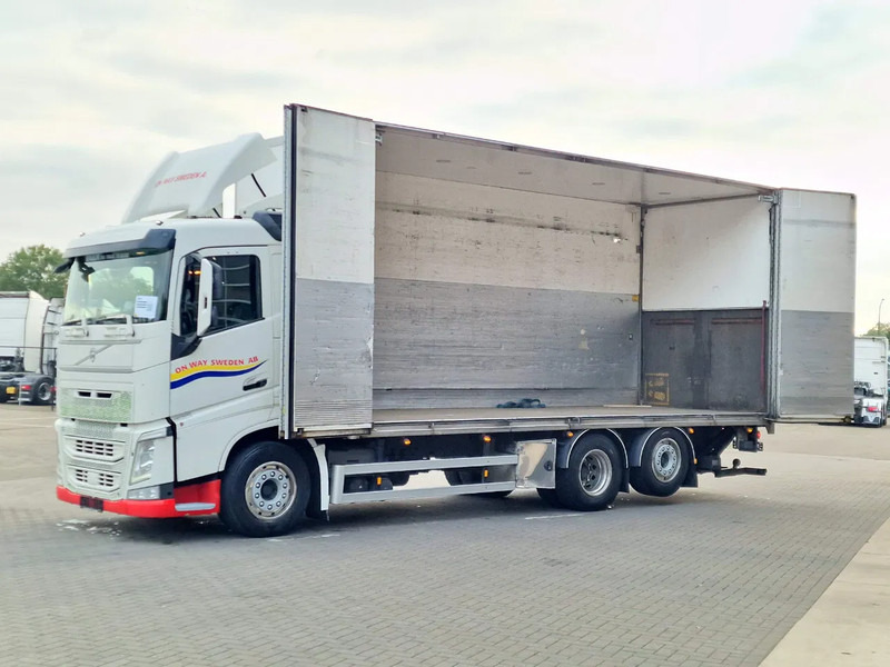Volvo FH 13.460 lowroof 6x2 - Box with Sidedoors - 480 WB - Full air - شاحنة صندوقية: صورة 4 Volvo FH 13.460 lowroof 6x2 - Box with Sidedoors - 480 WB - Full air - شاحنة صندوقية: صورة 4