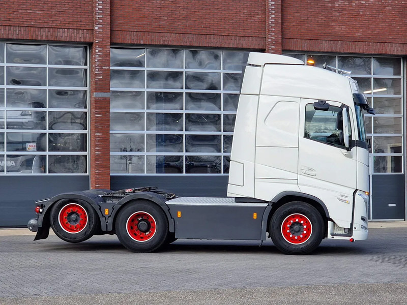 Volvo FH 13.500 Globetrotter 6x2 - I Save - 3.00 WB - PTO/Hydraulic - Full air - Custom interior - رأس تريلا: صورة 5 Volvo FH 13.500 Globetrotter 6x2 - I Save - 3.00 WB - PTO/Hydraulic - Full air - Custom interior - رأس تريلا: صورة 5