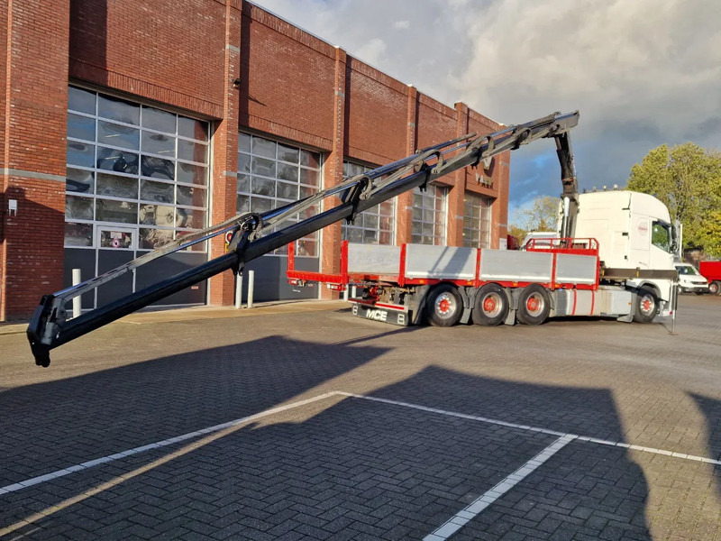 Volvo FH 13.540 8x4*4 - HMF2620 K6 Crane 2017 with remote - Retarder - HUB reduction - شاحنة كرين: صورة 5 Volvo FH 13.540 8x4*4 - HMF2620 K6 Crane 2017 with remote - Retarder - HUB reduction - شاحنة كرين: صورة 5