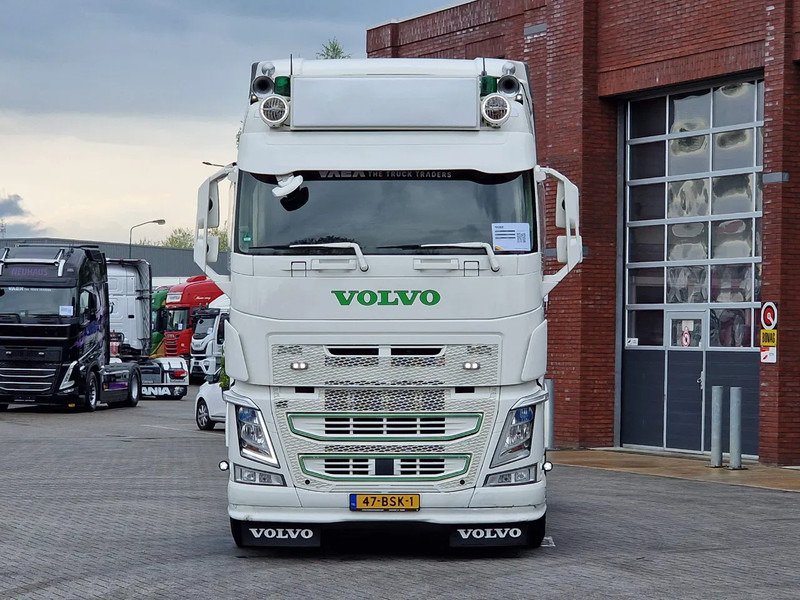 Volvo FH 13.540 Globetrotter 4x2 - Custom exterior - I parkcool - Navi - APK/TUV: 27-02-2026 - رأس تريلا: صورة 2 Volvo FH 13.540 Globetrotter 4x2 - Custom exterior - I parkcool - Navi - APK/TUV: 27-02-2026 - رأس تريلا: صورة 2