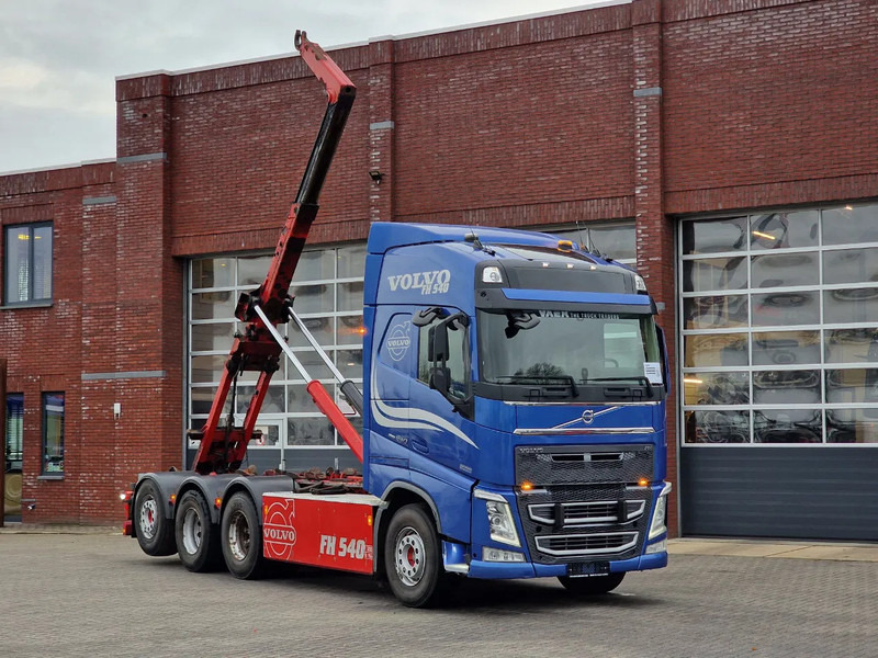 Volvo FH 13.540 Globetrotter 8x4*4 - HIAB Hook 22T - Full air - Work remote - شاحنة برافعة خطافية: صورة 1 Volvo FH 13.540 Globetrotter 8x4*4 - HIAB Hook 22T - Full air - Work remote - شاحنة برافعة خطافية: صورة 1