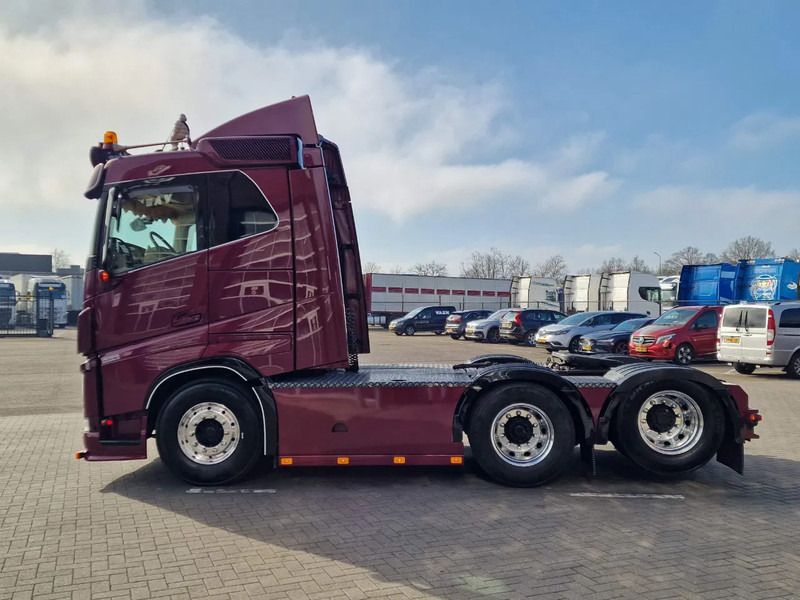 Volvo FH 13.540 Lowroof 6x2 - Show truck - Custom interior - Full air suspension - I parkcool - VEB+ - رأس تريلا: صورة 4 Volvo FH 13.540 Lowroof 6x2 - Show truck - Custom interior - Full air suspension - I parkcool - VEB+ - رأس تريلا: صورة 4