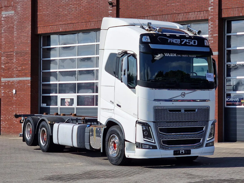 Volvo FH 16.750 Globetrotter 6x2 BDF - Retarder - HUB reduction - Euro 5 - 4.90 WB - ناقلة حاويات/ شاحنة حاويات: صورة 1 Volvo FH 16.750 Globetrotter 6x2 BDF - Retarder - HUB reduction - Euro 5 - 4.90 WB - ناقلة حاويات/ شاحنة حاويات: صورة 1