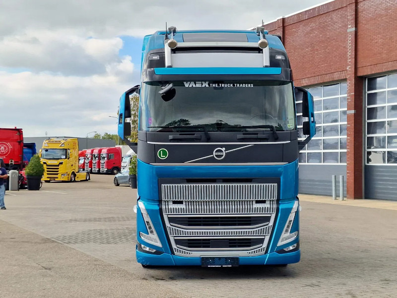 Volvo FH 500 4x2XL Cartransporter "Blyss" Low Kilometer!, in new condition! - شاحنة نقل سيارات شاحنة: صورة 3 Volvo FH 500 4x2XL Cartransporter "Blyss" Low Kilometer!, in new condition! - شاحنة نقل سيارات شاحنة: صورة 3