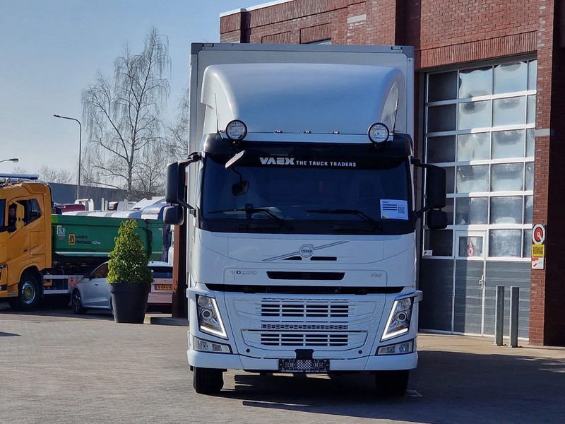 Volvo FM 330 4x2 - Carrier MT 18 Frigo - Loadlift - Full air - Sleepercab - شاحنة ذات مبرد: صورة 2 Volvo FM 330 4x2 - Carrier MT 18 Frigo - Loadlift - Full air - Sleepercab - شاحنة ذات مبرد: صورة 2