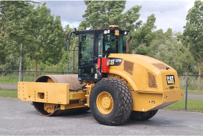 Caterpillar CS78B | TRIMBLE GPS | GOOD CONDITION - مدحلة: صورة 3 Caterpillar CS78B | TRIMBLE GPS | GOOD CONDITION - مدحلة: صورة 3