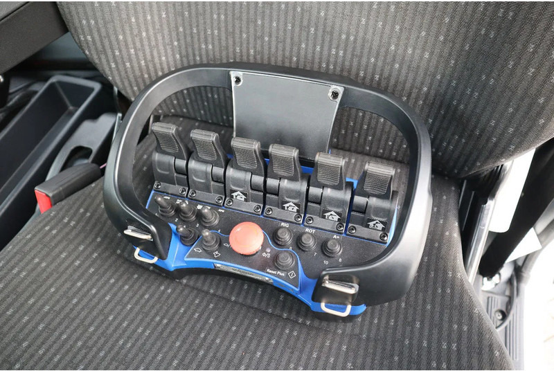 شاحنة قلاب, شاحنة كرين FUSO 7C18 | 4X2 | 3-WAY TIPPER | PM 6.5 KRAN /CRANE: صورة 18 شاحنة قلاب, شاحنة كرين FUSO 7C18 | 4X2 | 3-WAY TIPPER | PM 6.5 KRAN /CRANE: صورة 18