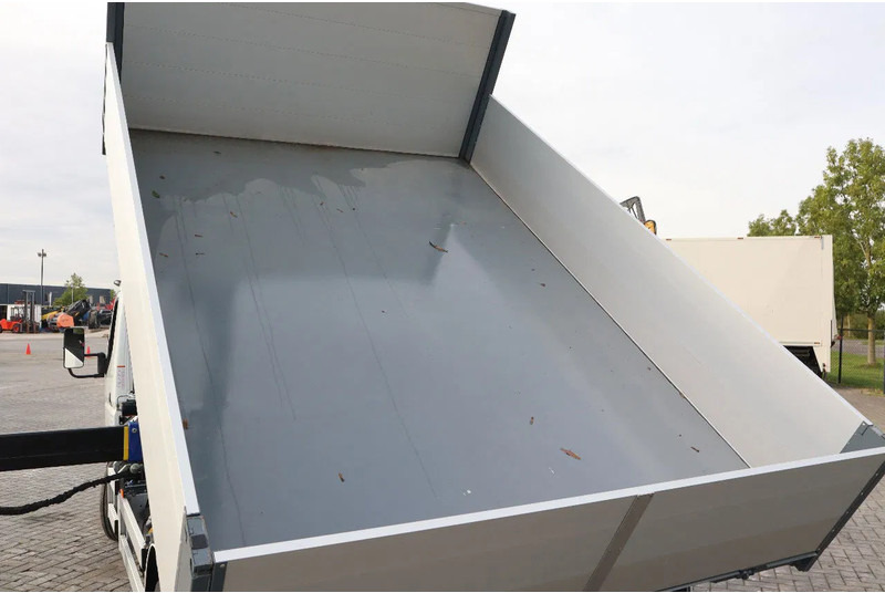 شاحنة قلاب, شاحنة كرين FUSO 7C18 | 4X2 | 3-WAY TIPPER | PM 6.5 KRAN /CRANE: صورة 14 شاحنة قلاب, شاحنة كرين FUSO 7C18 | 4X2 | 3-WAY TIPPER | PM 6.5 KRAN /CRANE: صورة 14