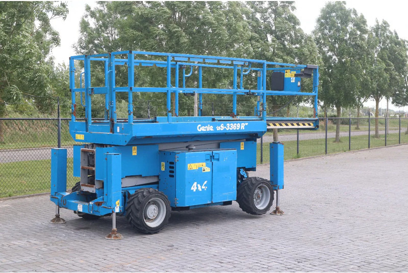 Genie GS-3369 RT | 12 METER | 454 kg - مرفاع مقصي: صورة 5 Genie GS-3369 RT | 12 METER | 454 kg - مرفاع مقصي: صورة 5