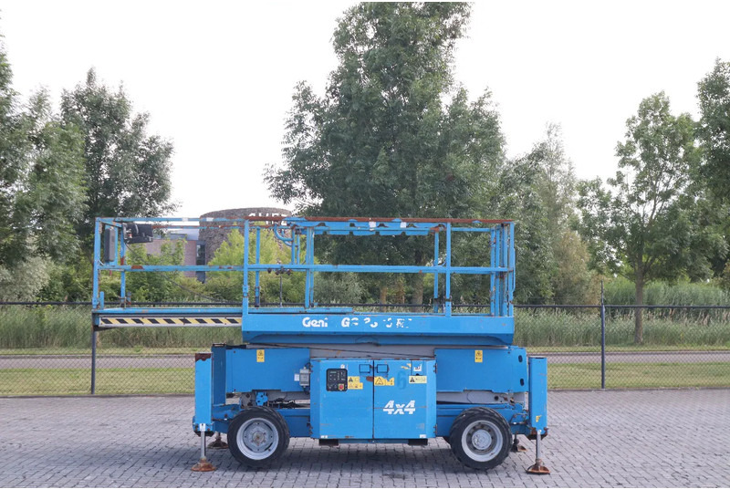 Genie GS-3369 RT | 12 METER | 454 kg - مرفاع مقصي: صورة 4 Genie GS-3369 RT | 12 METER | 454 kg - مرفاع مقصي: صورة 4