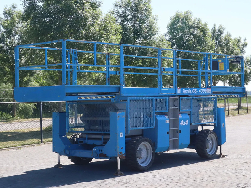 Genie GS-4390 RT | 15 METER | 680 KG - مرفاع مقصي: صورة 5 Genie GS-4390 RT | 15 METER | 680 KG - مرفاع مقصي: صورة 5
