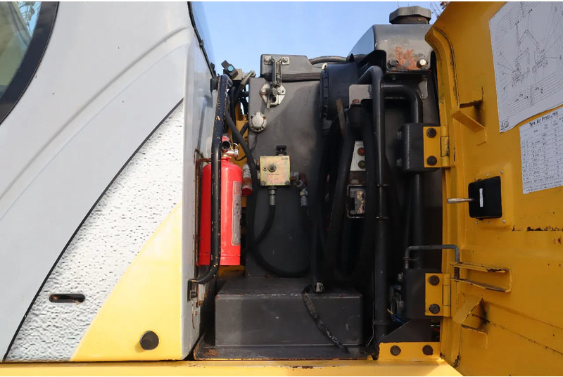 حفار ذو عجلات New Holland MH CITY | TILT BUCKET | QUICK COUPLER | DOZER BLADE: صورة 12 حفار ذو عجلات New Holland MH CITY | TILT BUCKET | QUICK COUPLER | DOZER BLADE: صورة 12