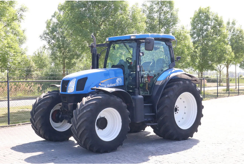 New Holland TS135A | 40 KM/H | 4X4 | SUPERSTEER - جرار: صورة 1 New Holland TS135A | 40 KM/H | 4X4 | SUPERSTEER - جرار: صورة 1