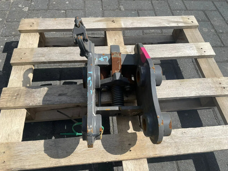 SMP S60 | HALF-AUTO QUICK COUPLER | SNELWISSEL | VOLVO EC18 - مقصات الهدم - آلات الإنشاء: صورة 4 SMP S60 | HALF-AUTO QUICK COUPLER | SNELWISSEL | VOLVO EC18 - مقصات الهدم - آلات الإنشاء: صورة 4