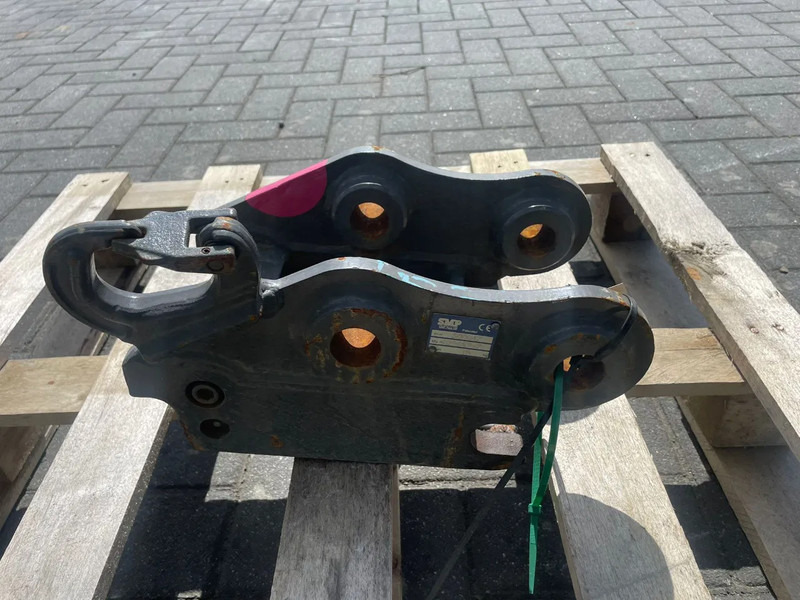 SMP S60 | HALF-AUTO QUICK COUPLER | SNELWISSEL | VOLVO EC18 - مقصات الهدم - آلات الإنشاء: صورة 5 SMP S60 | HALF-AUTO QUICK COUPLER | SNELWISSEL | VOLVO EC18 - مقصات الهدم - آلات الإنشاء: صورة 5