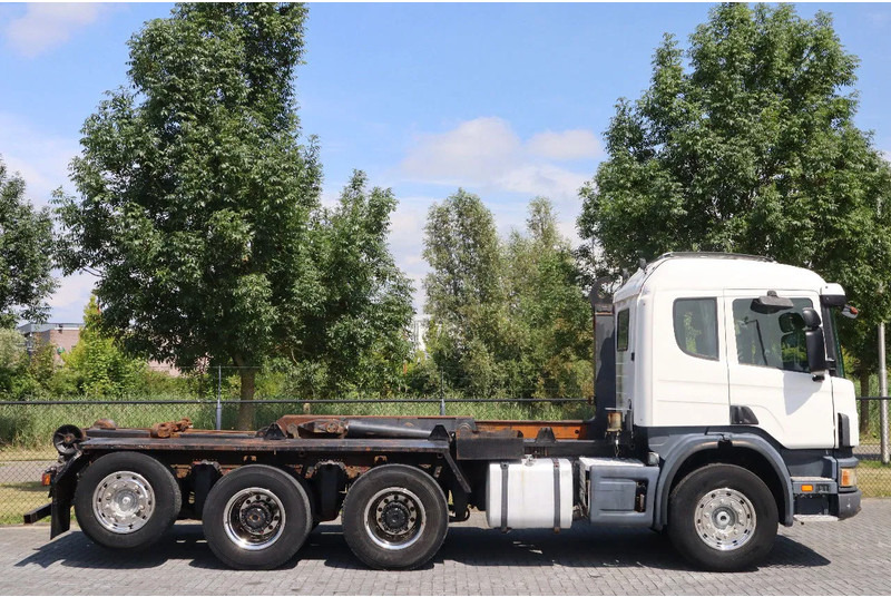 Scania P124-420 | 8X4 | HOOKLIFT | MANUAL | BIG AXLES | EURO 3 - شاحنة برافعة خطافية: صورة 4 Scania P124-420 | 8X4 | HOOKLIFT | MANUAL | BIG AXLES | EURO 3 - شاحنة برافعة خطافية: صورة 4