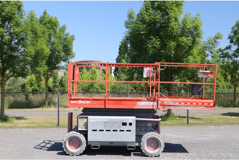 Skyjack SJ 6832 RTE | 12 METER | 454 KG - مرفاع مقصي: صورة 4 Skyjack SJ 6832 RTE | 12 METER | 454 KG - مرفاع مقصي: صورة 4
