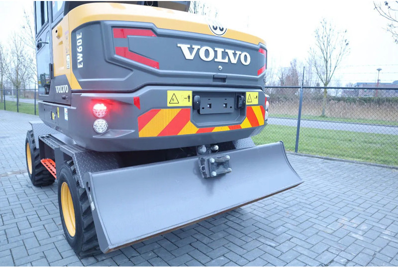 حفار ذو عجلات Volvo EW 60 E | DEMO | 30 KM/H | ROTOTILT + GRIPPER | BUCKET: صورة 10