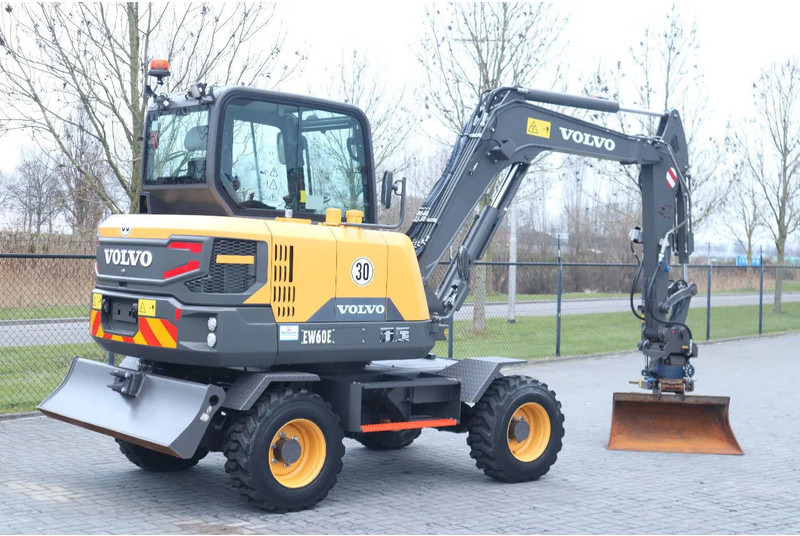 حفار ذو عجلات Volvo EW 60 E | DEMO | 30 KM/H | ROTOTILT + GRIPPER | BUCKET: صورة 6