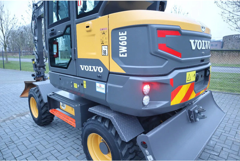 حفار ذو عجلات Volvo EW 60 E | DEMO | 30 KM/H | ROTOTILT + GRIPPER | BUCKET: صورة 7