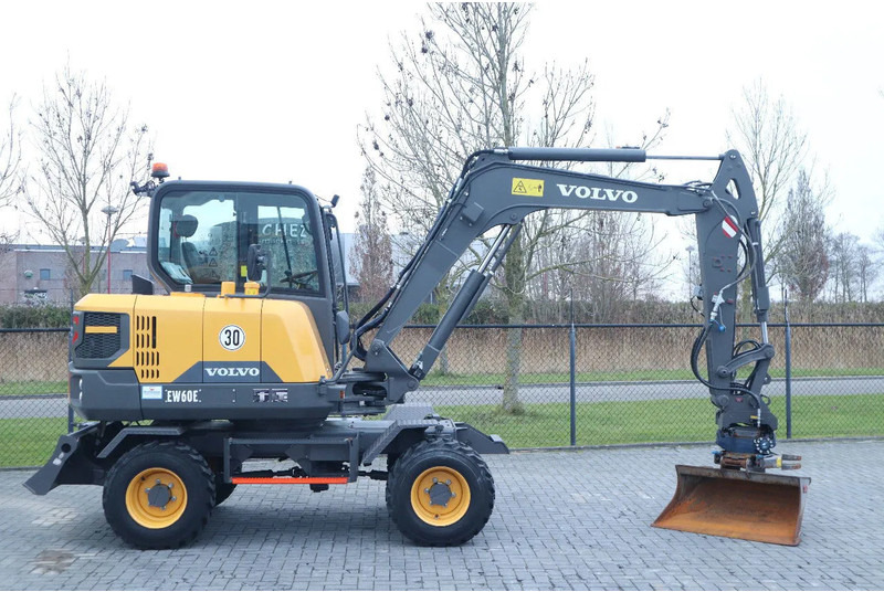 Volvo EW60E | DEMO | 30 KM/H | ROTOTILT + GRIPPER | BUCKET - حفار ذو عجلات: صورة 4 Volvo EW60E | DEMO | 30 KM/H | ROTOTILT + GRIPPER | BUCKET - حفار ذو عجلات: صورة 4