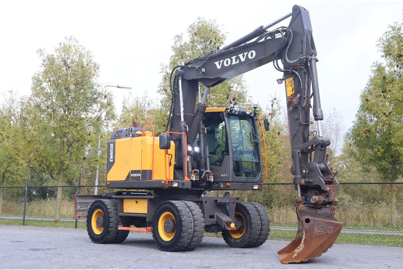 Volvo EWR 150 E | ROTOTILT | BUCKET | TRAILER HYDR - حفار ذو عجلات: صورة 5 Volvo EWR 150 E | ROTOTILT | BUCKET | TRAILER HYDR - حفار ذو عجلات: صورة 5
