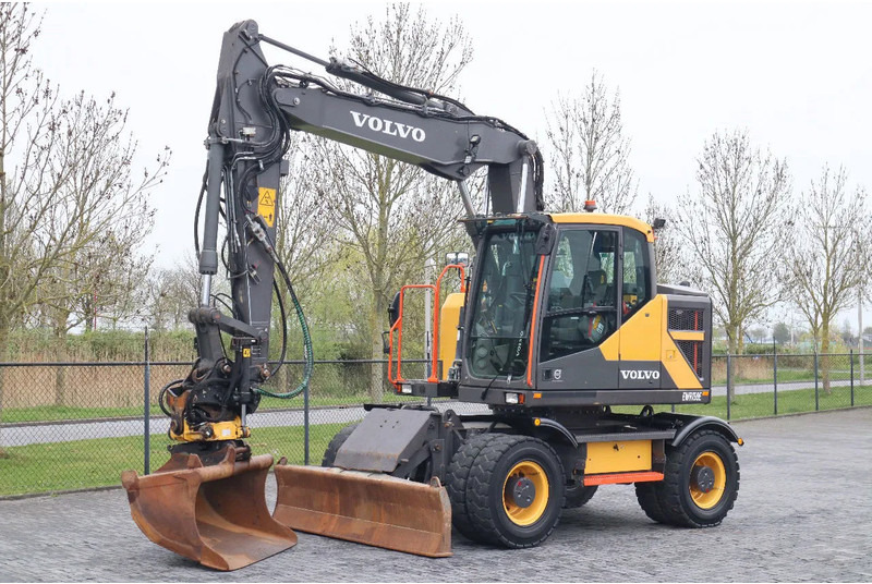Volvo EWR 150 E | ROTOTILT | BUCKET | TRAILER HYDR - حفار ذو عجلات: صورة 2 Volvo EWR 150 E | ROTOTILT | BUCKET | TRAILER HYDR - حفار ذو عجلات: صورة 2
