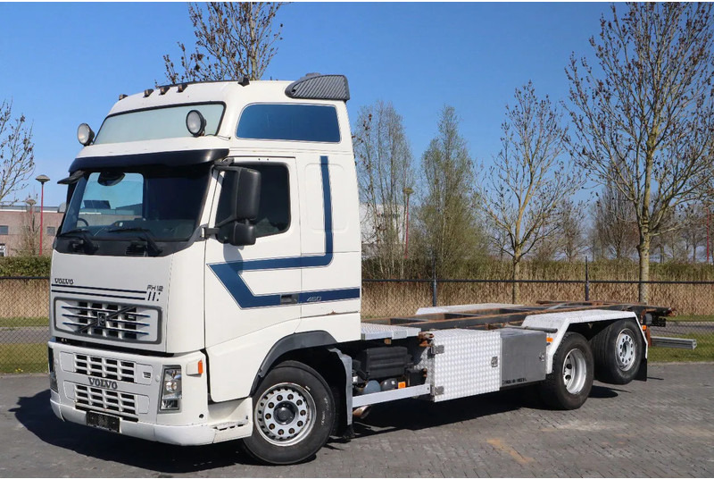 Volvo FH 460 | 6X2 | MANUAL | BDF | RETARDER | EURO 3 - شاحنة بهيكل معدني للمقصورة: صورة 1 Volvo FH 460 | 6X2 | MANUAL | BDF | RETARDER | EURO 3 - شاحنة بهيكل معدني للمقصورة: صورة 1