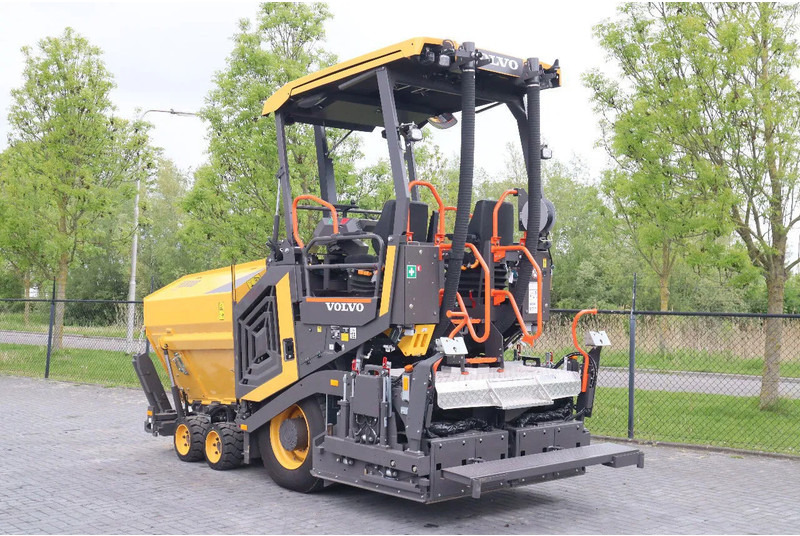 Volvo P2870 D ABG | ASPHALT PAVER | NEW / UNUSED | BOMAG BF300 - معــدات الاسفلت: صورة 3 Volvo P2870 D ABG | ASPHALT PAVER | NEW / UNUSED | BOMAG BF300 - معــدات الاسفلت: صورة 3