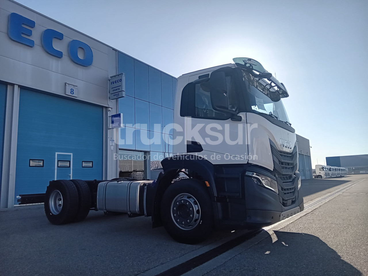 IVECO X-WAY 420 - شاحنة بهيكل معدني للمقصورة: صورة 2 IVECO X-WAY 420 - شاحنة بهيكل معدني للمقصورة: صورة 2