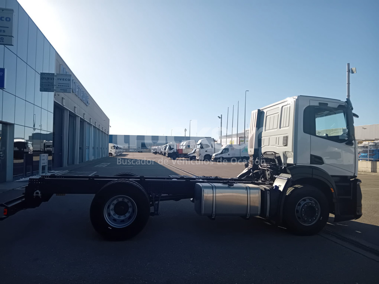 IVECO X-WAY 420 - شاحنة بهيكل معدني للمقصورة: صورة 4 IVECO X-WAY 420 - شاحنة بهيكل معدني للمقصورة: صورة 4