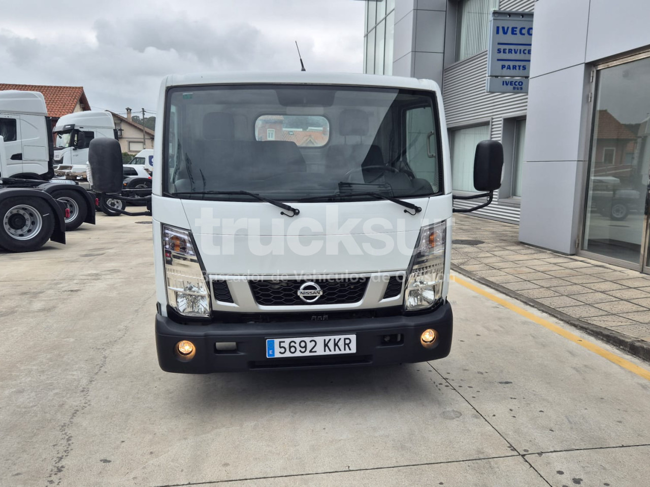 NISSAN NT 400 - شاحنة بهيكل معدني للمقصورة: صورة 3 NISSAN NT 400 - شاحنة بهيكل معدني للمقصورة: صورة 3