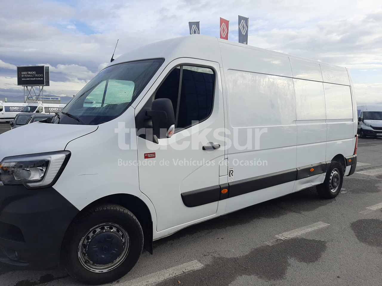 RENAULT 130.35 L3H2 - شاحنة بصندوق مغلق: صورة 1 RENAULT 130.35 L3H2 - شاحنة بصندوق مغلق: صورة 1