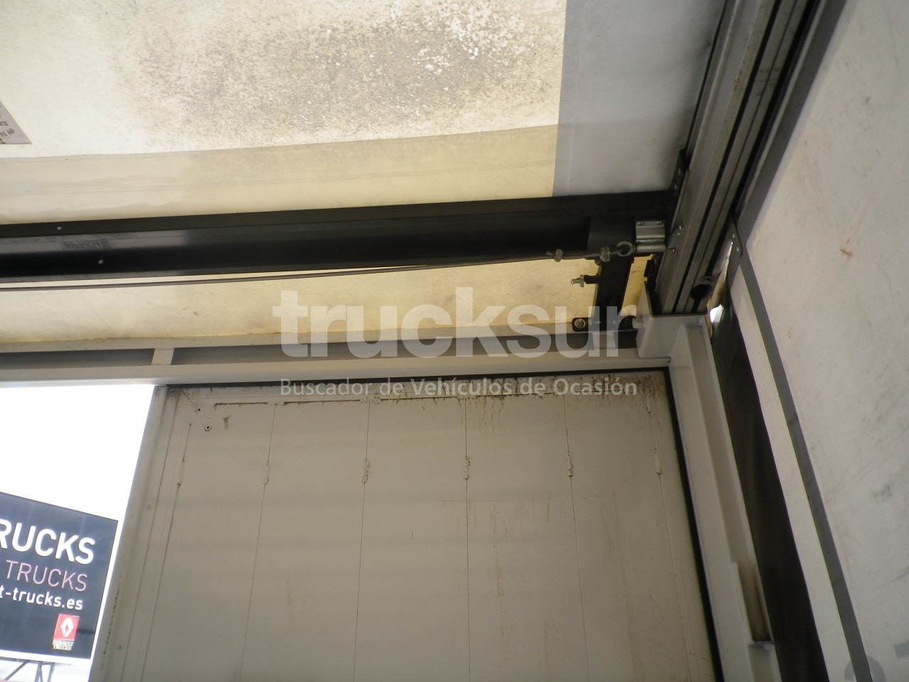 شاحنة ذات ستائر جانبية RENAULT D280.18  22P: صورة 11