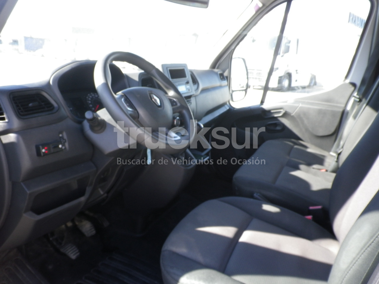 شاحنة بصندوق مغلق RENAULT MASTER 165.35 GV: صورة 11 شاحنة بصندوق مغلق RENAULT MASTER 165.35 GV: صورة 11