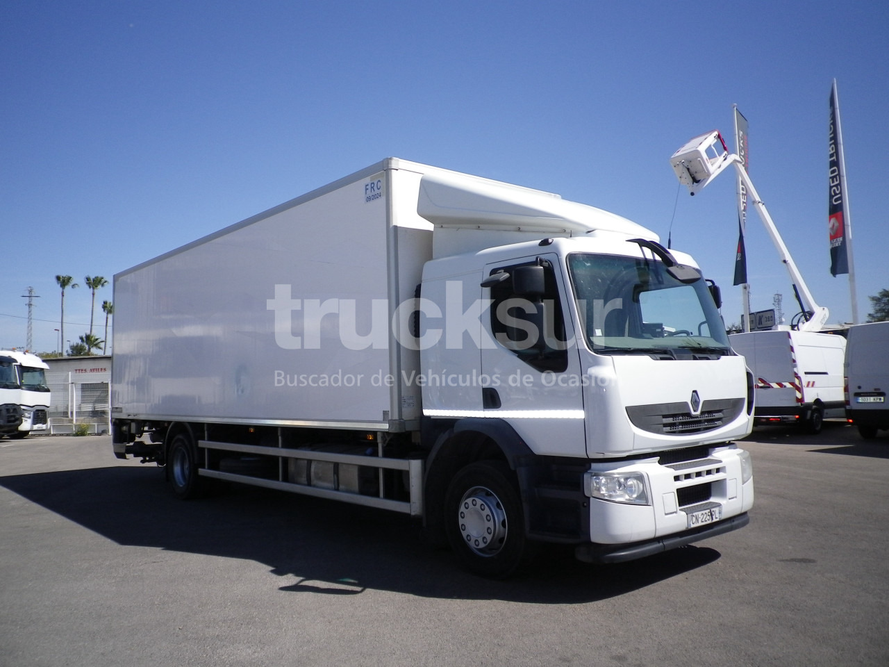RENAULT PREMIUM 270.18 - شاحنة ذات مبرد: صورة 2 RENAULT PREMIUM 270.18 - شاحنة ذات مبرد: صورة 2