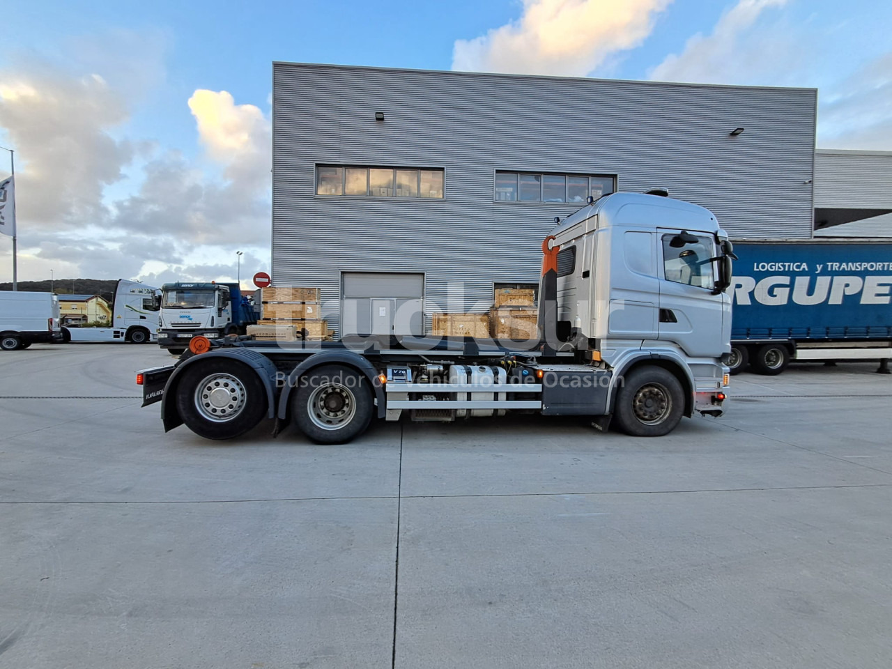 SCANIA R580.26 ejes 6x2*4 - شاحنة برافعة خطافية: صورة 4 SCANIA R580.26 ejes 6x2*4 - شاحنة برافعة خطافية: صورة 4