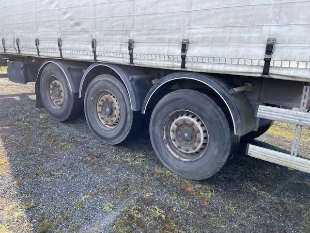 Fruehauf - نصف مقطورة بستائر جانبية: صورة 3 Fruehauf - نصف مقطورة بستائر جانبية: صورة 3