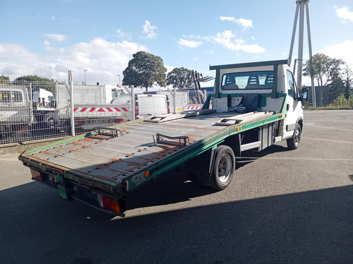 Iveco 35C14HPI - شاحنة سحب: صورة 2 Iveco 35C14HPI - شاحنة سحب: صورة 2