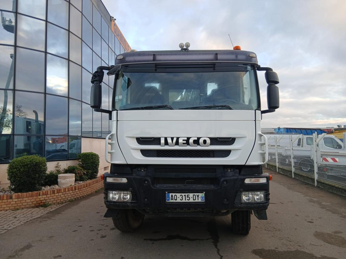 Iveco Trakker - شاحنة برافعة خطافية: صورة 2 Iveco Trakker - شاحنة برافعة خطافية: صورة 2