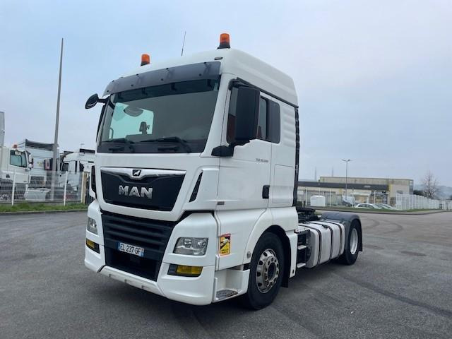 MAN TGX 18.500 - مقطورة السحب: صورة 1 MAN TGX 18.500 - مقطورة السحب: صورة 1