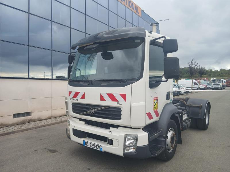 Volvo FL 260 - شاحنة بهيكل معدني للمقصورة: صورة 3 Volvo FL 260 - شاحنة بهيكل معدني للمقصورة: صورة 3