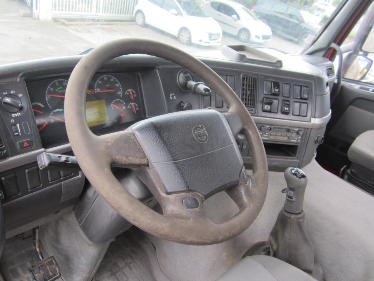 Volvo FM12 380 - شاحنة برافعة خطافية: صورة 3 Volvo FM12 380 - شاحنة برافعة خطافية: صورة 3